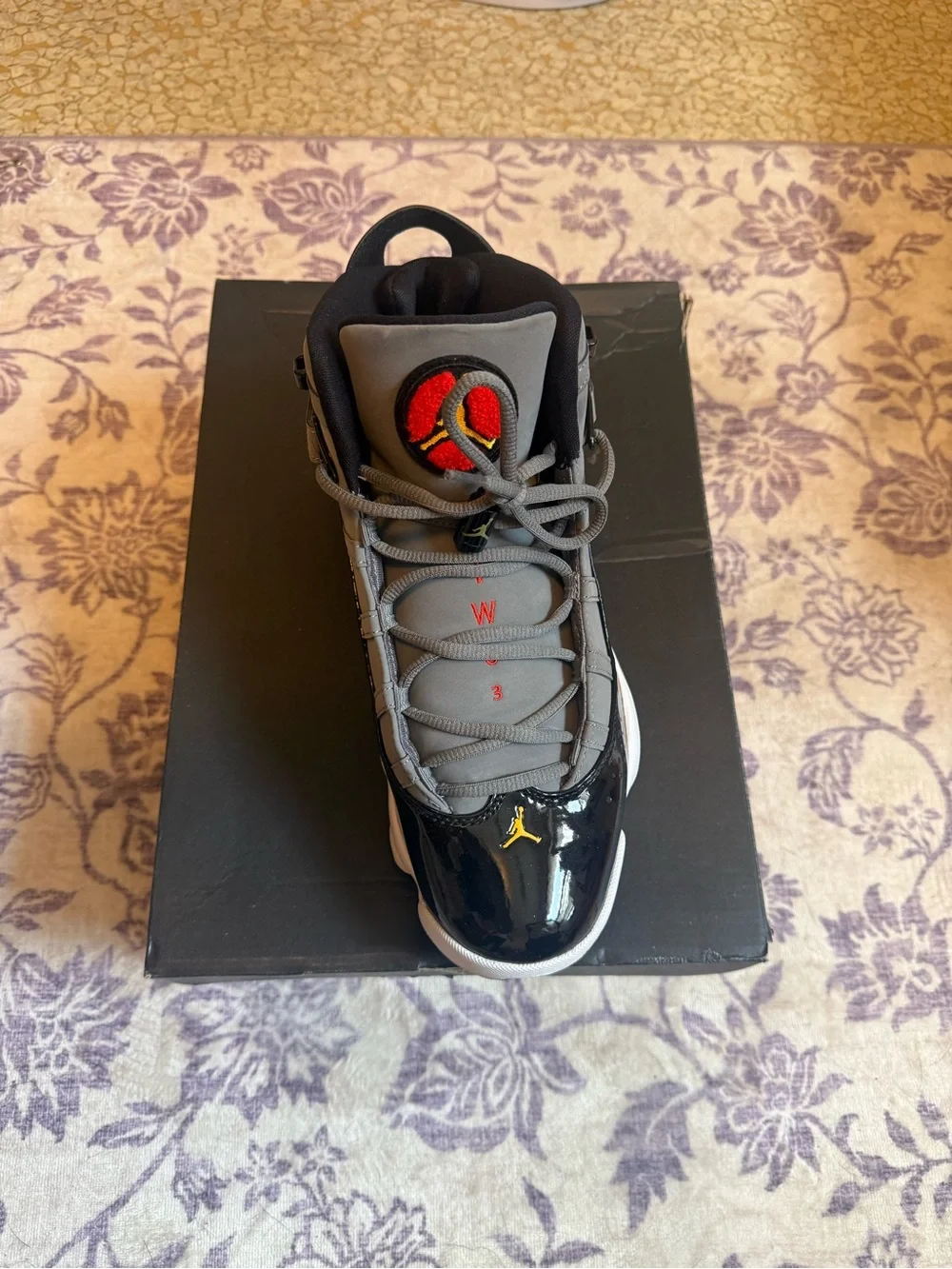 Jordans 6 Rings smoke gray/university gold